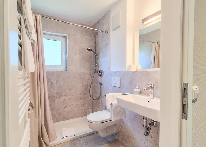 מלון Gaestehaus Hornstein 3*