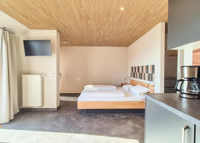 Weinhof Hornstein - Appartements Hotel Nonnenhorn